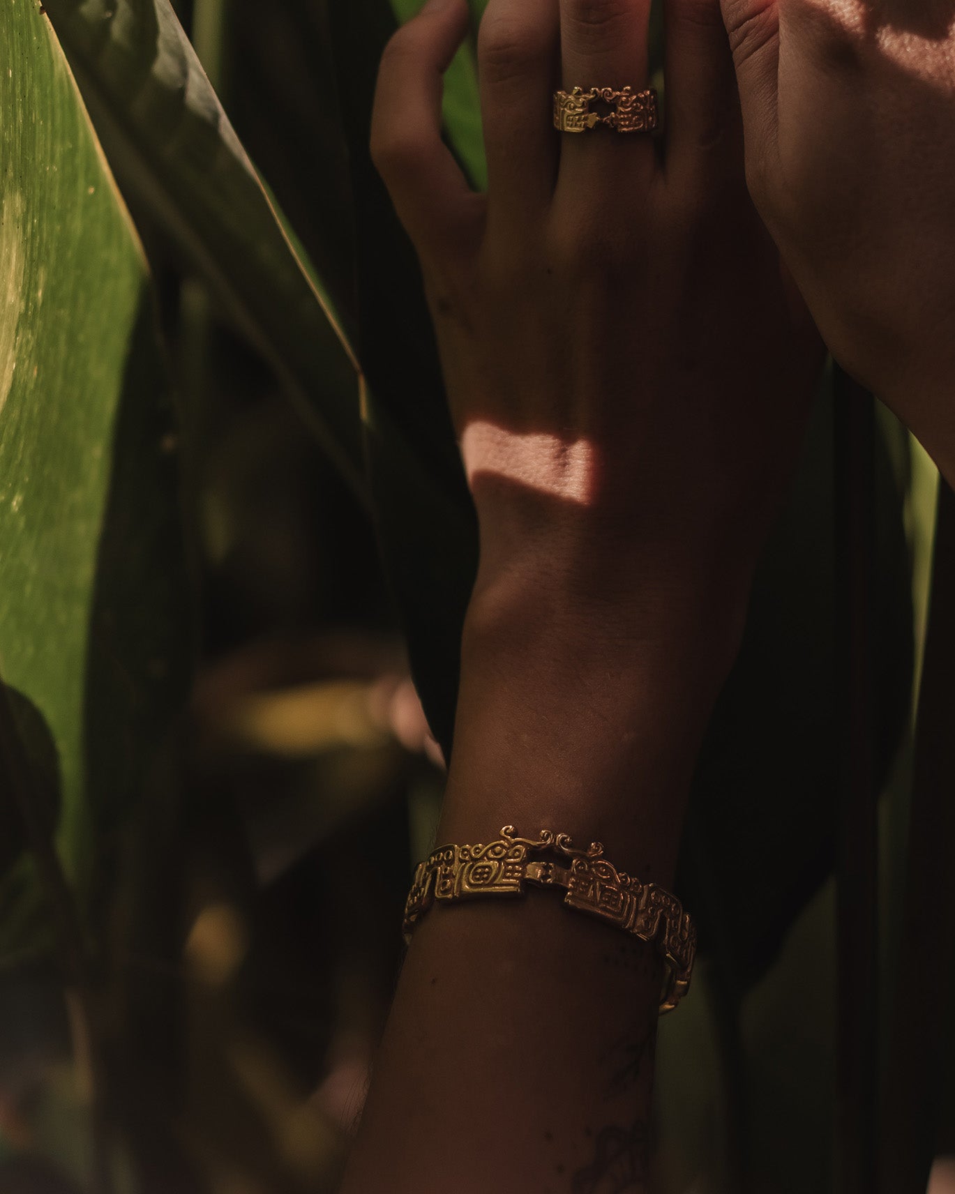 Amaru Cuff