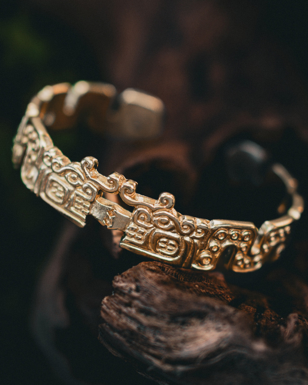 Amaru Cuff